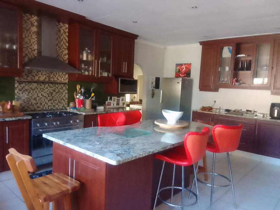 To Let 4 Bedroom Property for Rent in Geelhoutpark North West